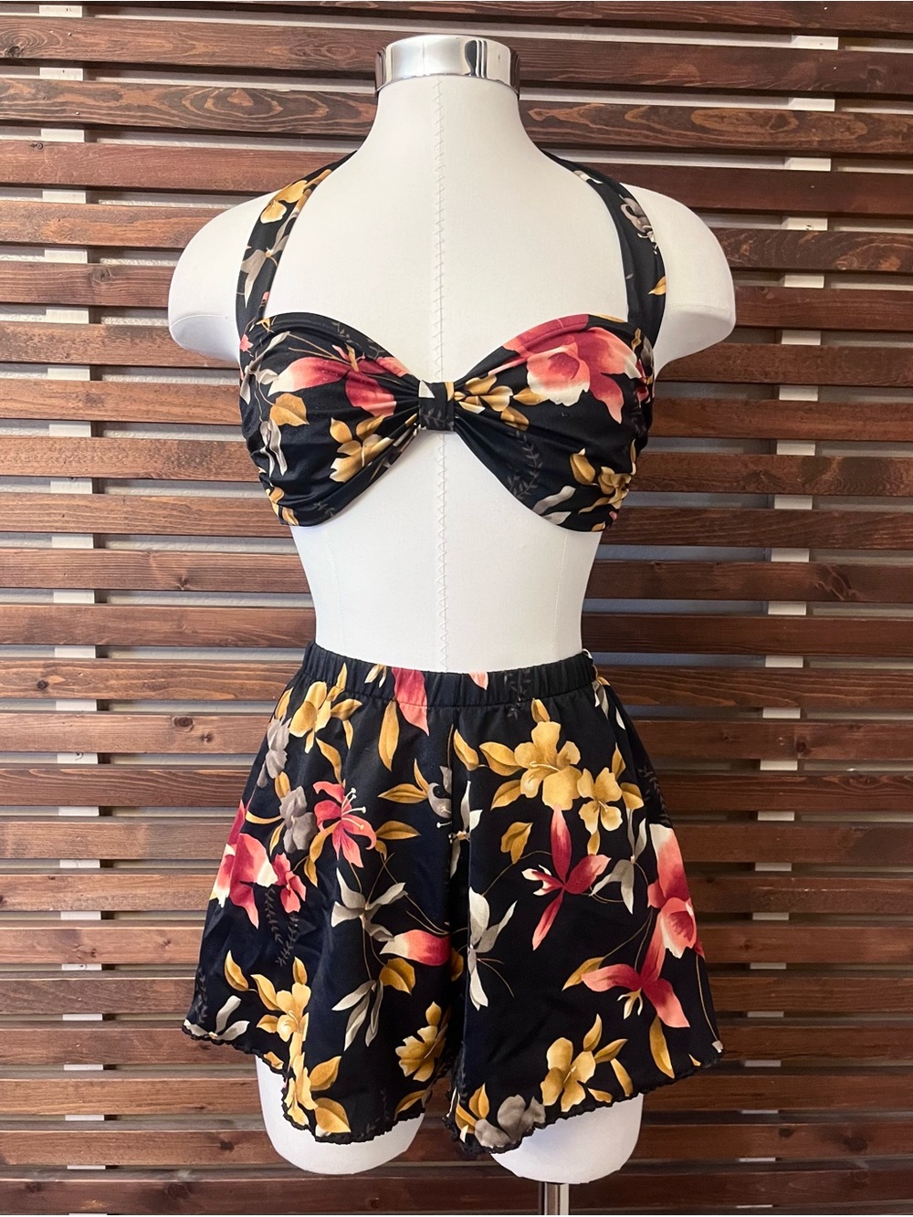 Jantzen 1980s Vintage 2 Pc Floral Halter Top Bikini High Waist Shorts Swimsuit